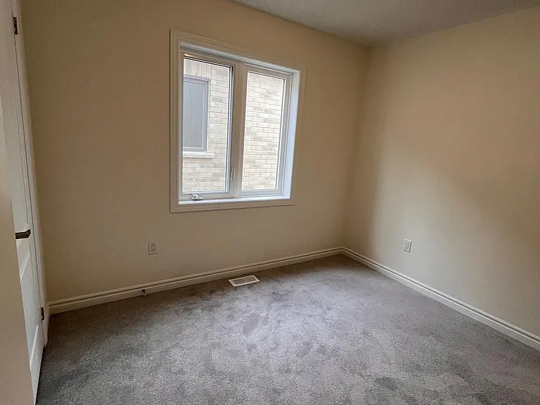 2107 Hallandale St — Photo 15