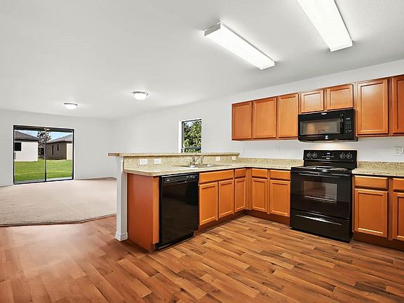 3rd image of 1742 Chatham Green Cir