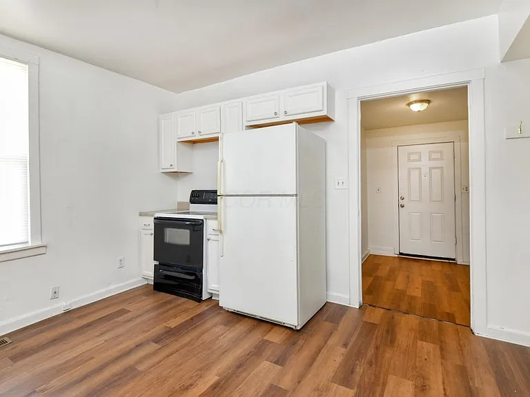 144 S 3rd St — Photo 7