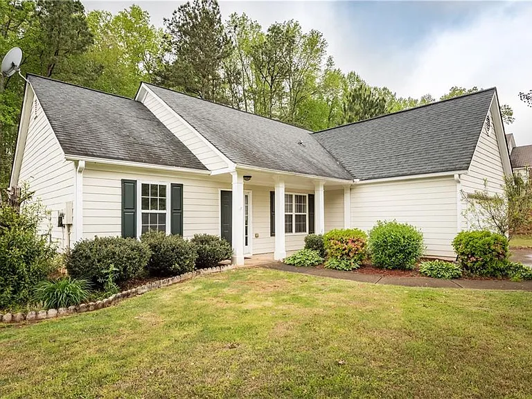 227 Westwind Dr — Photo 1