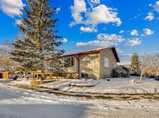 911 E 6th St SE, High River, AB T1V 1K3