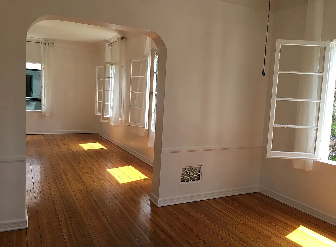 Building Photo - 148 N Swall Dr #2