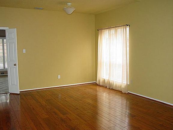 4th image of 4135 Bendwood Ln