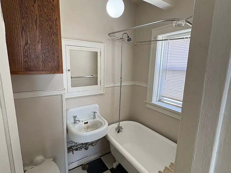 2464 Harney St — Photo 23