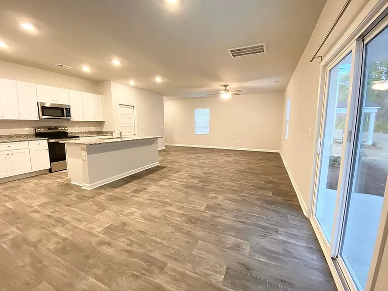 326 Ladyfish Loop NW — Photo 6