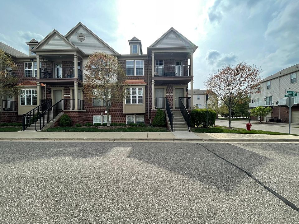 1st image of 28025 Hopkins Dr #1