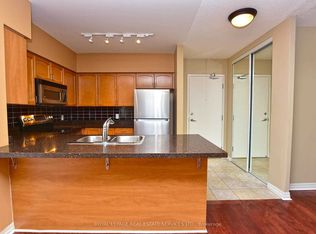 38 Fontenay Ct #305, Toronto, ON M9A 5H5