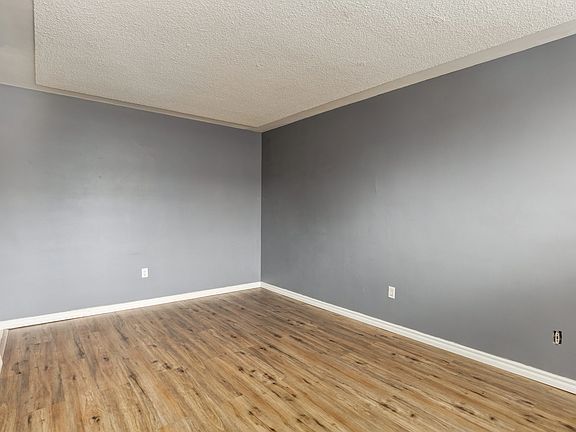 5th image of 10955 106th St NW #1200302
