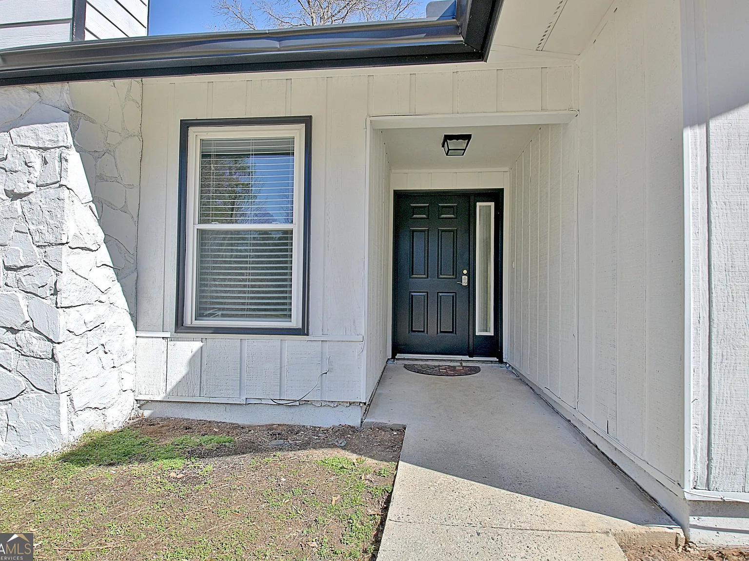 3 bed, 2.0 bath, 1595 sqft, $2,600 — Photo 3