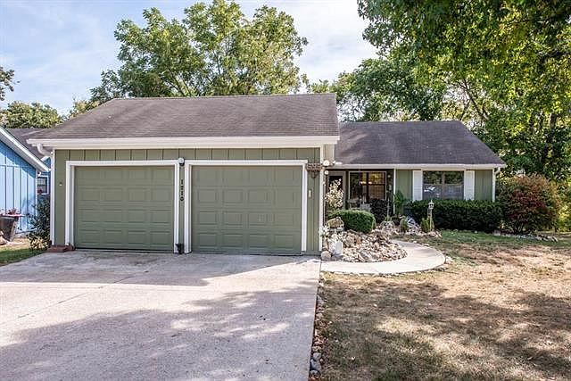 1st image of 1210 Hampton Dr