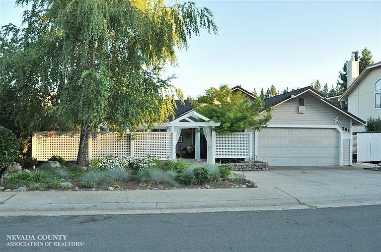 1st image of 201 Cypress Hill Dr