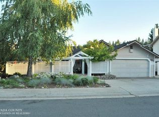 201 Cypress Hill Dr, Grass Valley, CA