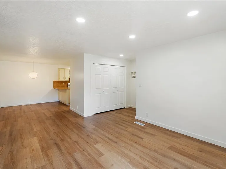 263 W Garden Park Dr — Photo 2
