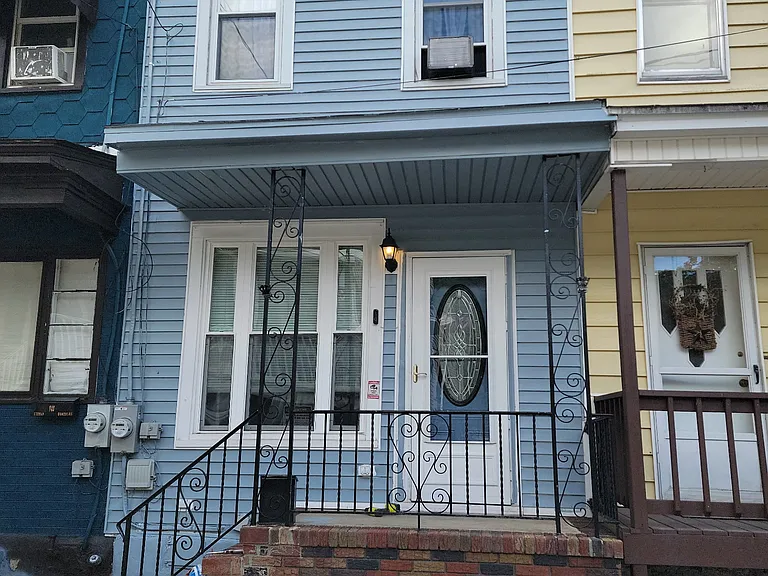 642 W Penn St — Photo 1