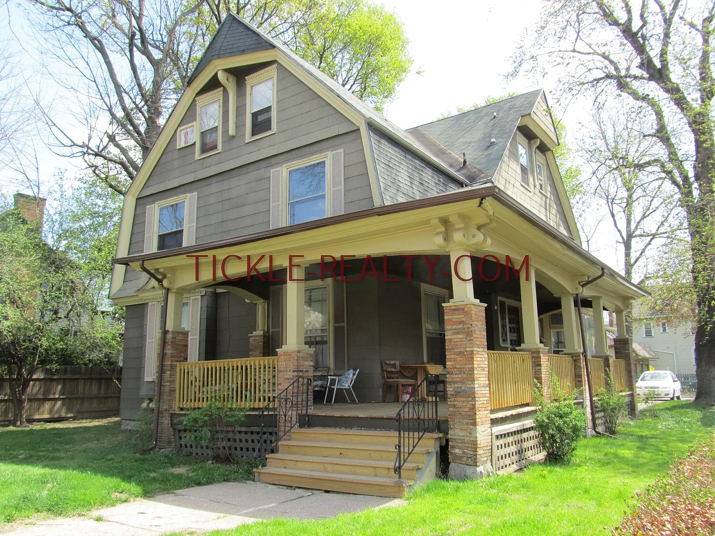 410 Oxford Street — Photo 1