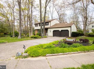 2 Bridge Dr, Blackwood, NJ 08012