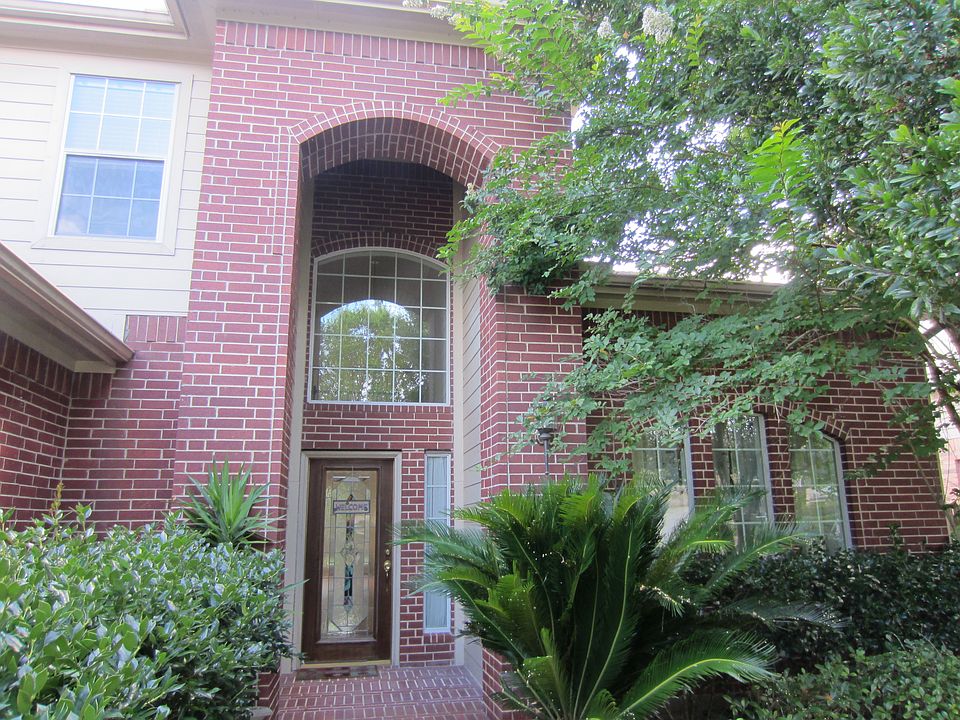 Front of the house, very beautiful landscape