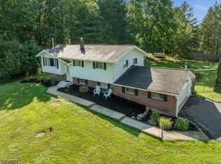 103 Fairview Rd, Frenchtown, NJ 08825