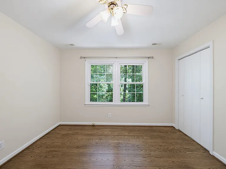 1003 Manchester Dr — Photo 23