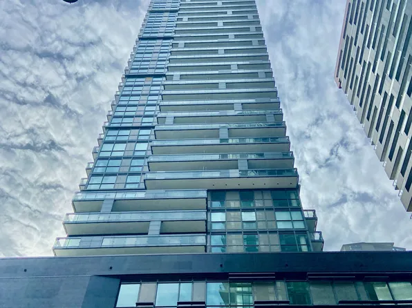39 Roehampton Ave, Toronto, ON