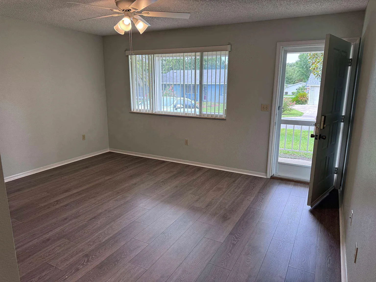 2 bed, 988 sqft, $1,450 — Photo 3