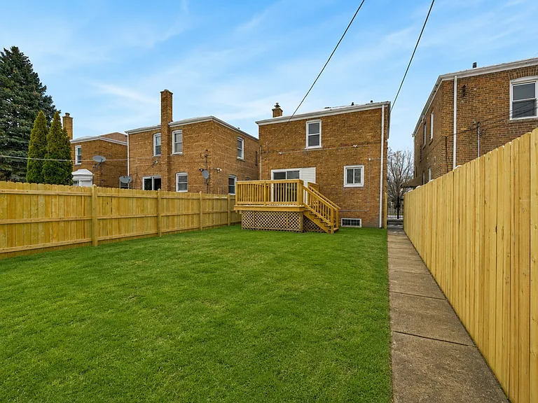 10606 S Vernon Ave — Photo 15