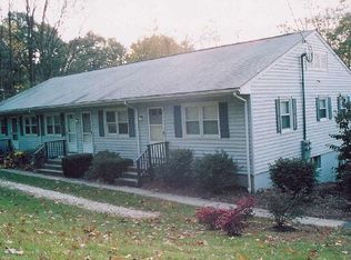 102 Pumpkin Hill Rd APT 8, New Milford, CT 06776