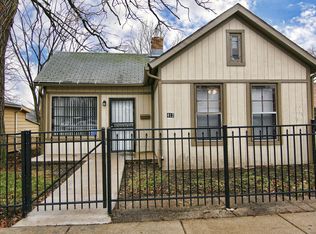 412 N Grove Ave, Elgin, IL 60120