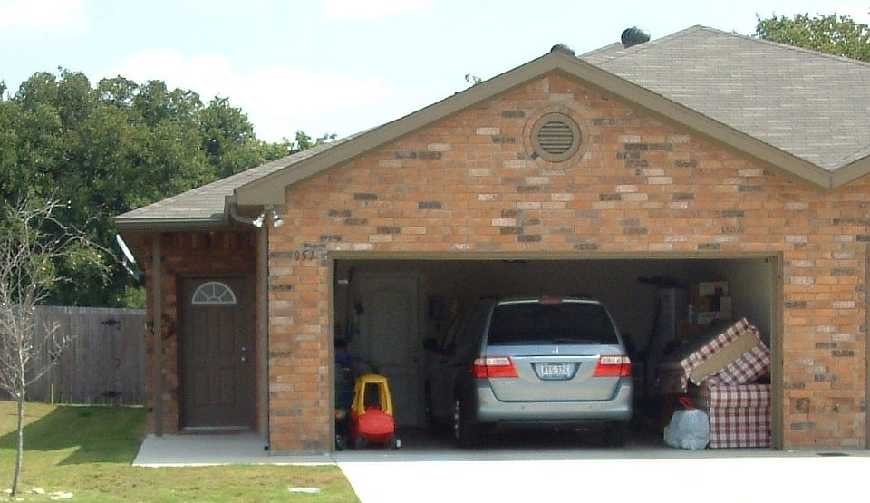 1st image of 957 Sylvia St