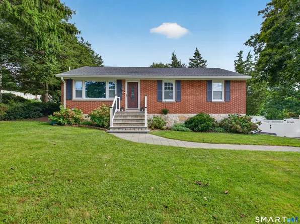 66 Newport Avenue, Shelton, CT 06484