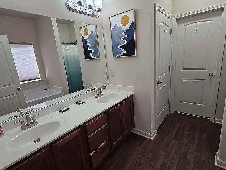 421 Katielee Cv — Photo 10