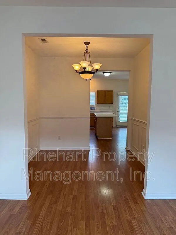 2 bed, 2.5 bath, 1350 sqft, $1,775 — Photo 3