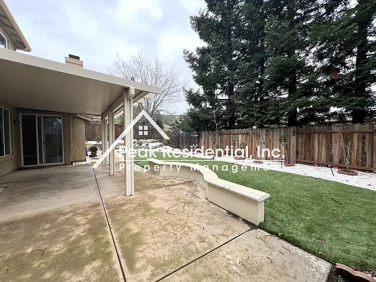 1933 Tyndrum Ln — Photo 35
