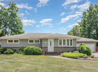 55 Stanridge Ct, Rochester, NY 14617