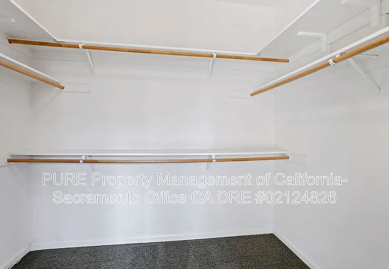 1518 Sandmark Dr — Photo 2