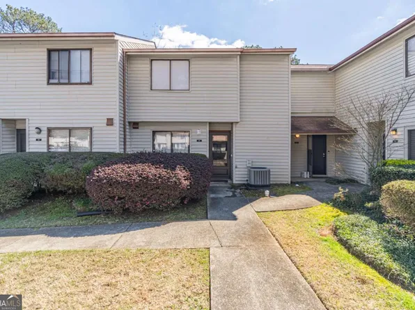 1012 Country Ct, Lawrenceville, GA 30044