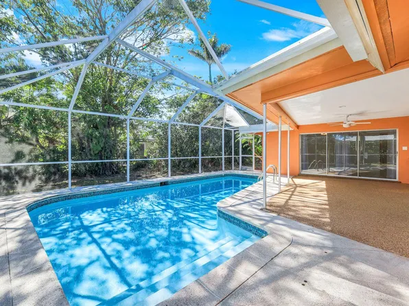 268 Baltusrol Dr, Naples, FL 34113