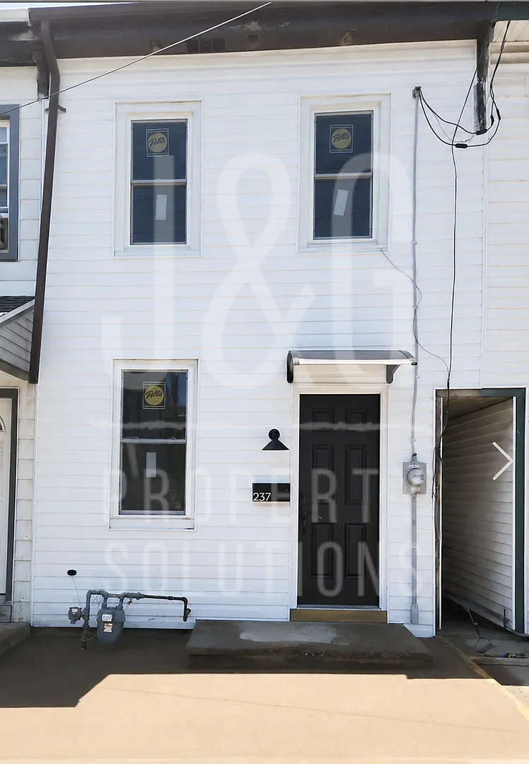 2 BR/1 BA — Photo 1