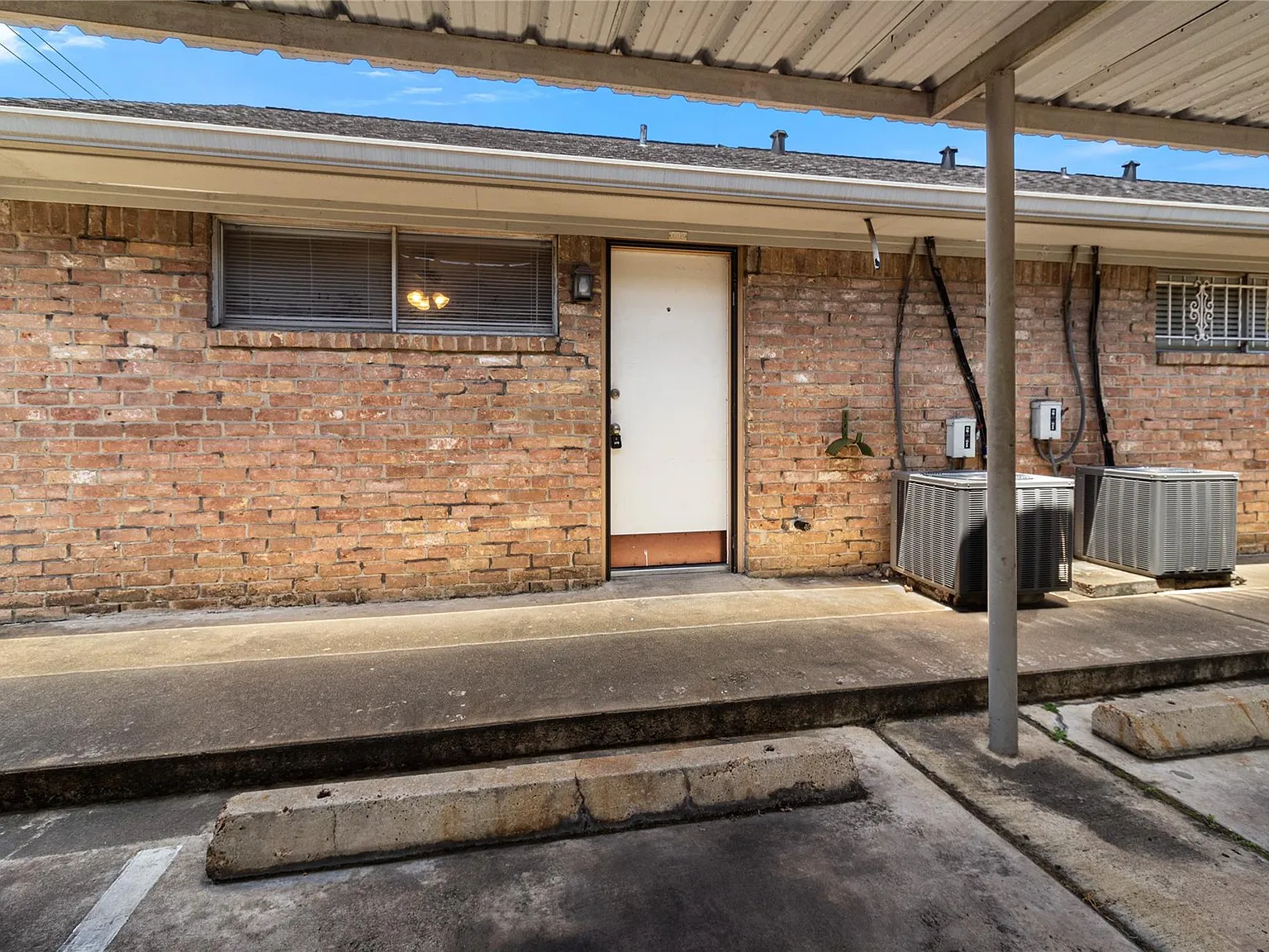 1 bed, 1.5 bath, 646 sqft, $1,400 — Photo 3