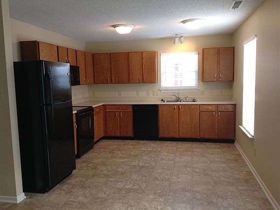 5th image of 10737 Emery Dr