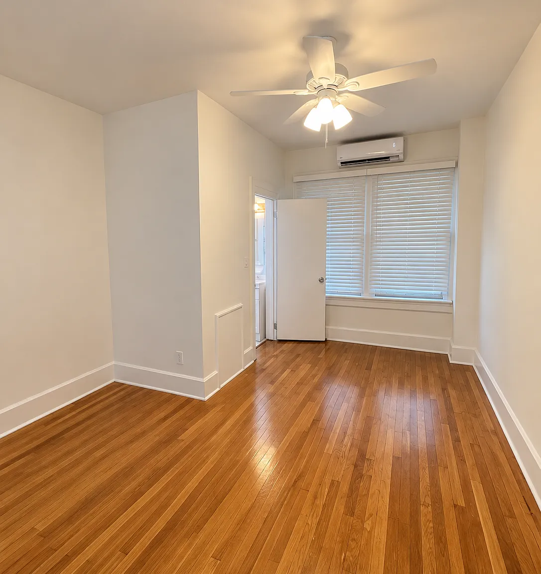 Studio, 300 sqft, $1,395 — Photo 4