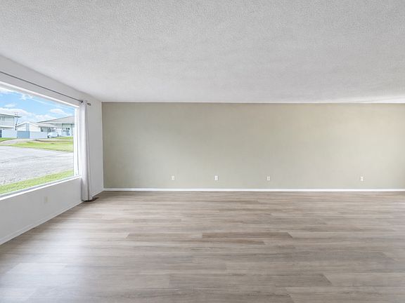 4th image of 5008 W Canal Dr