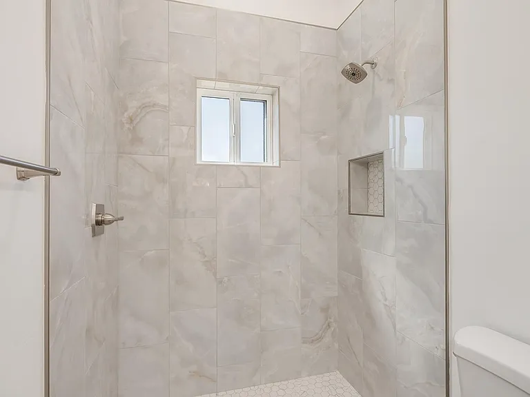 1120 E Waverly St #2 — Photo 29