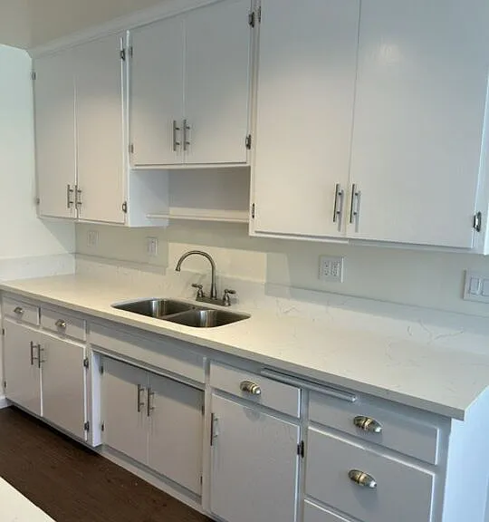346 S Van Ness Ave #10 — Photo 11