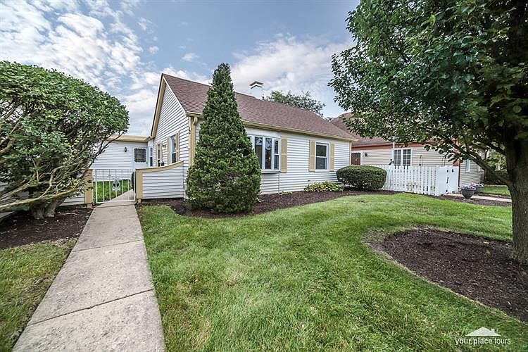 1st image of 32 Garden Dr