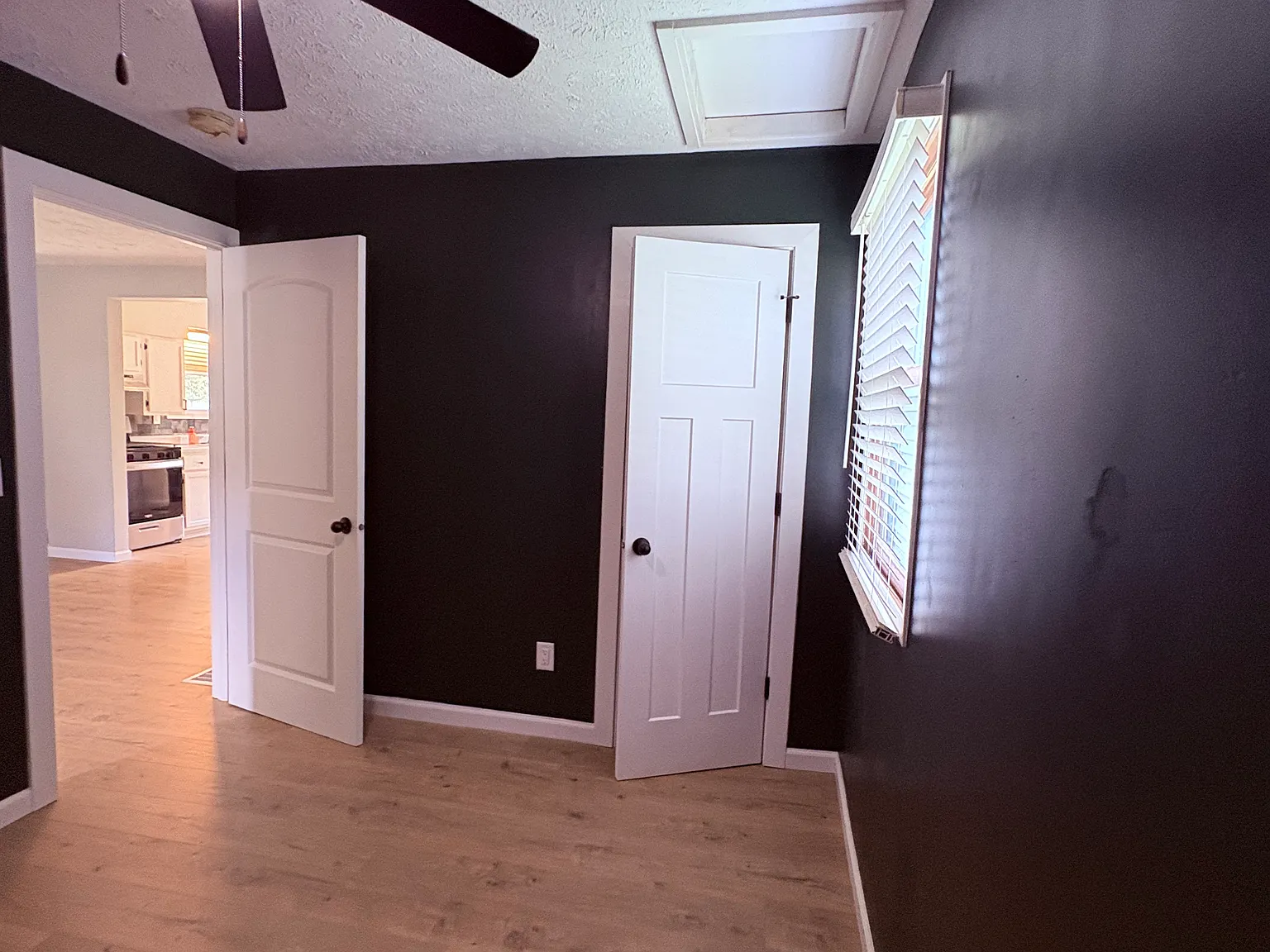2 bed, 700 sqft, $1,300 — Photo 4