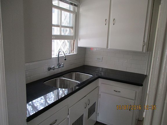 3rd image of 1000-1004 Tiverton Avenue Weyburn Ave #10844-52-1000