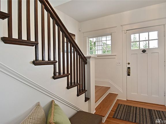 3rd image of 4209 Latona Ave NE