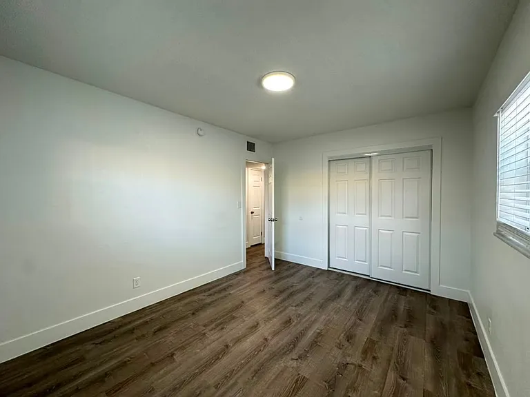 3616-3660 NE 11th Ave — Photo 25