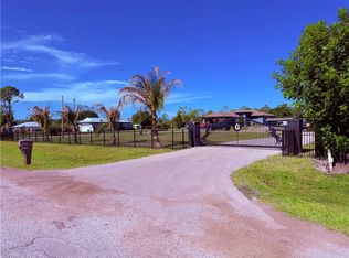 19781 Woodbridge LN, NORTH FORT MYERS, FL 33917
